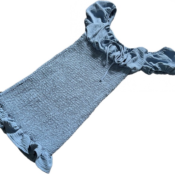 NWOT LOVE TREE LIGHT BLUE SMOCKED MINI DRESS WITH RUFFLES SIZE MEDIUM - Picture 2 of 7